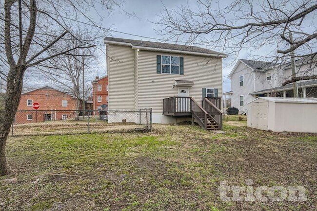 Foto del edificio - 247 Young Ave SW