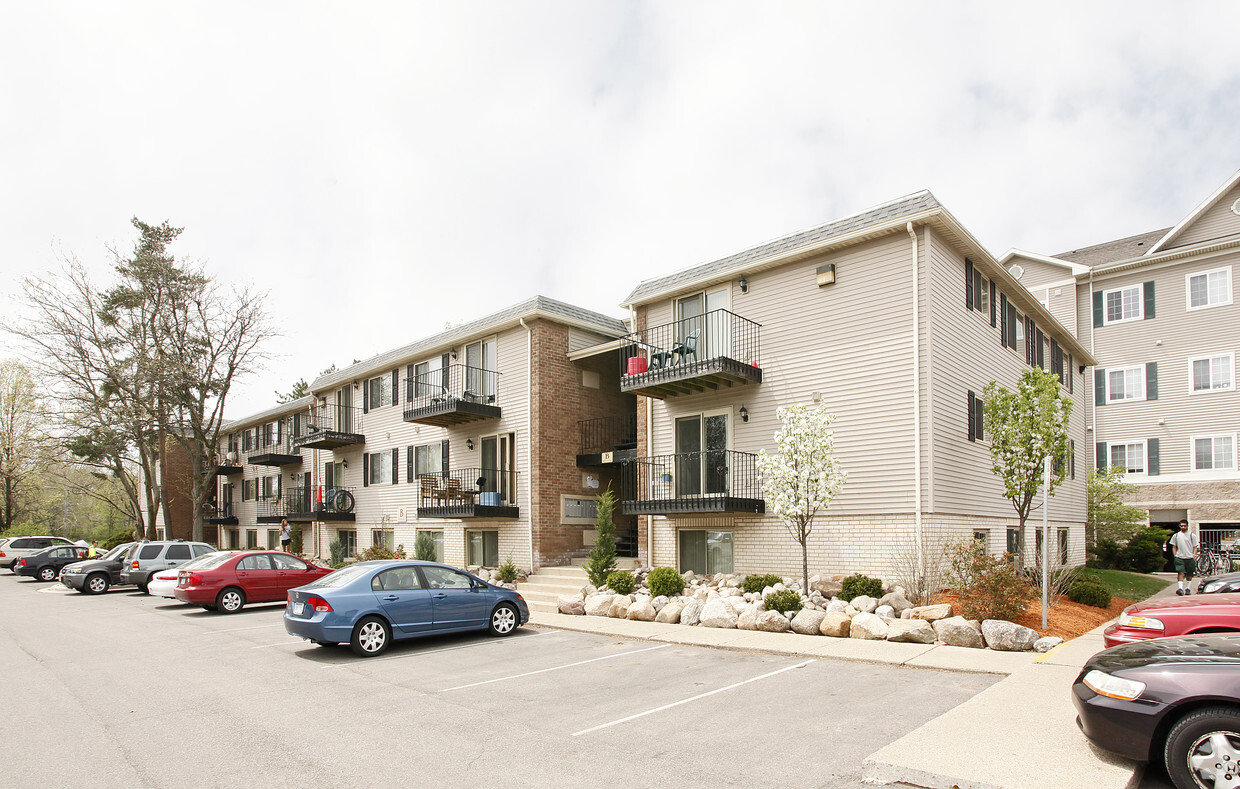 Primary Photo - Cedar Greens Apartments