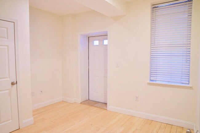 Foto del edificio - 58 E Springfield St