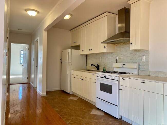 Building Photo - 68-0 65th St