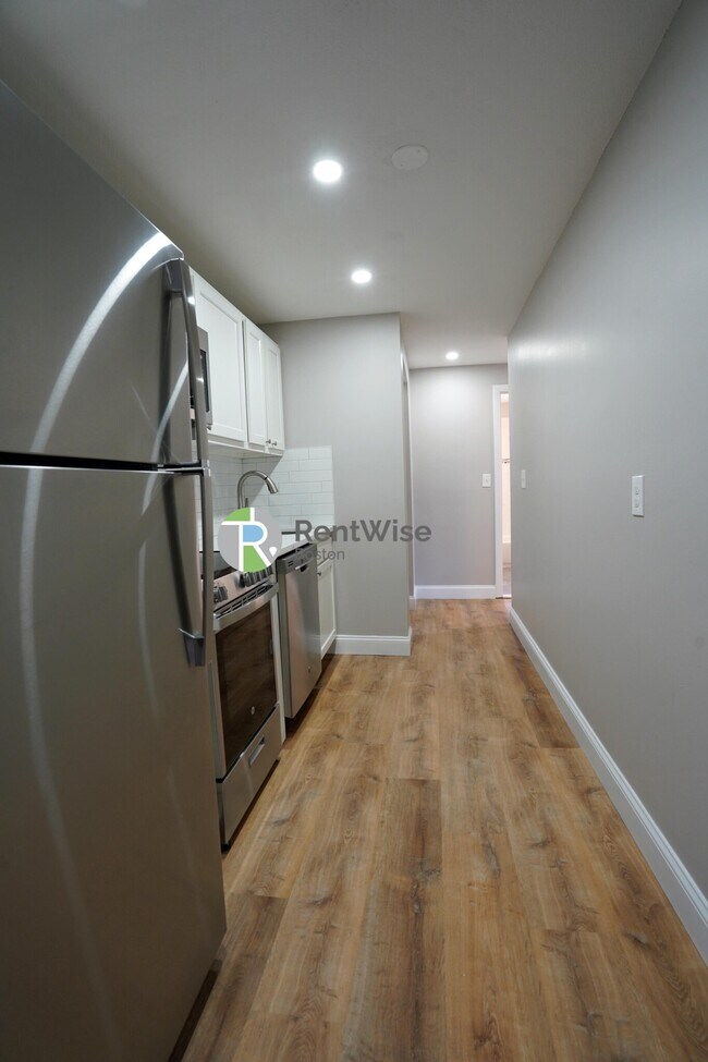 Foto del edificio - 394 Langley Rd