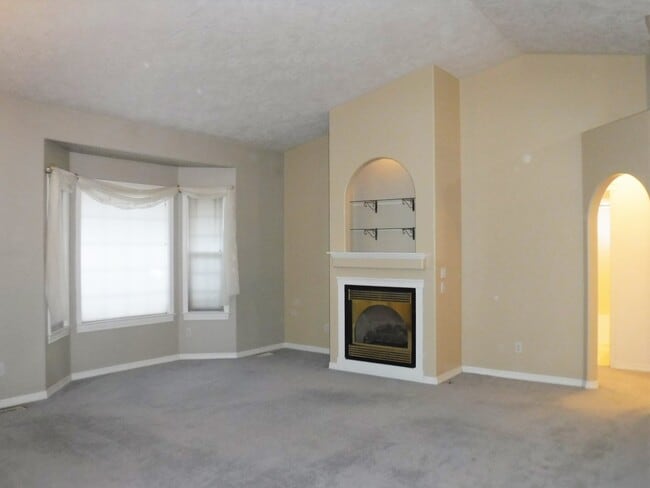Building Photo - Beautiful single level home with 4 bed 2 bath, just off Indiana and E Ustick Rd.