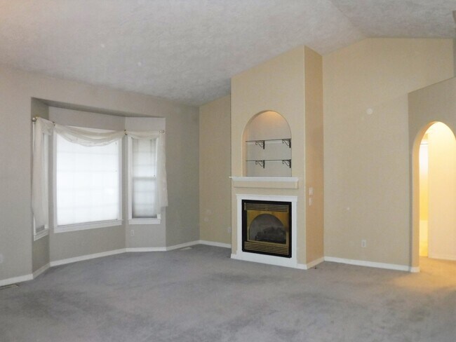 Foto del edificio - Beautiful single level home with 4 bed 2 bath, just off Indiana and E Ustick Rd.