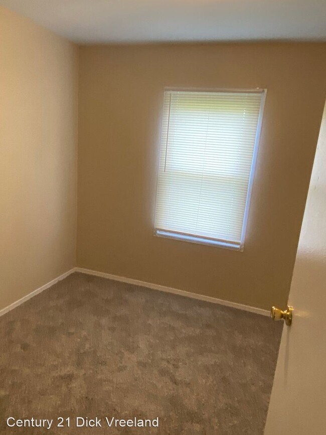 Building Photo - 3 br, 1 bath House - 2825 Elam Drive