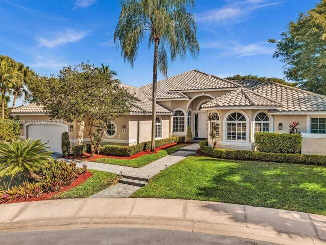 Building Photo - 2756 Meadowood Dr