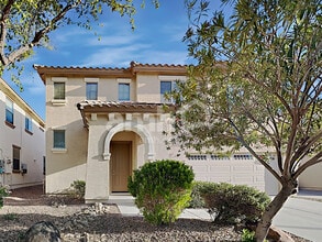 Building Photo - 15424 W Poinsettia Dr