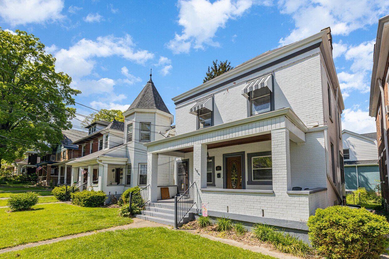 Primary Photo - 222 Sterrett Ave