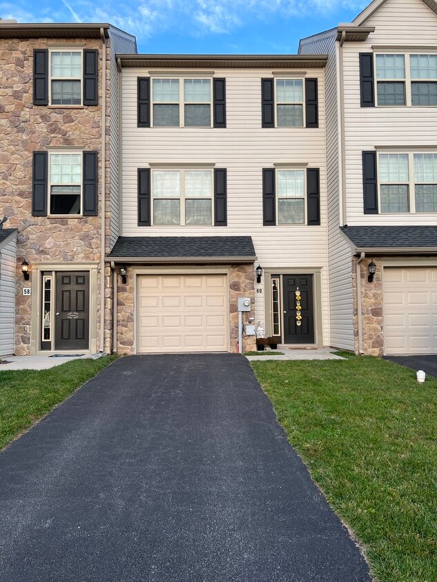 Primary Photo - 60 Katelyn Dr