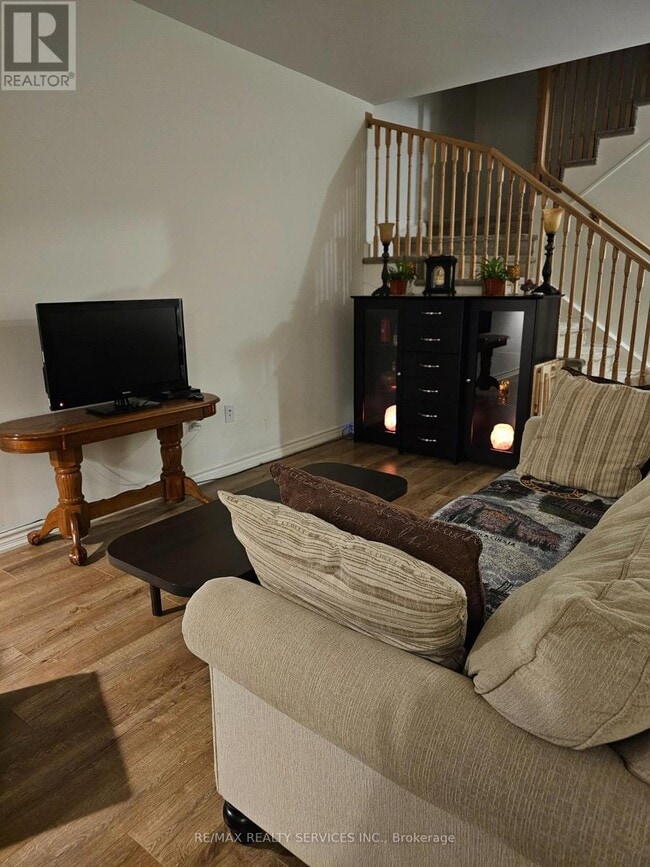 Photo du bâtiment - 1226 Plato Dr