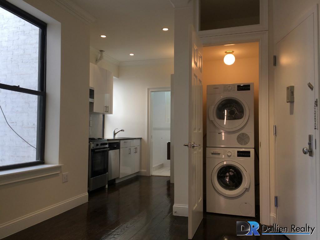 Foto principal - 50 E 3rd St