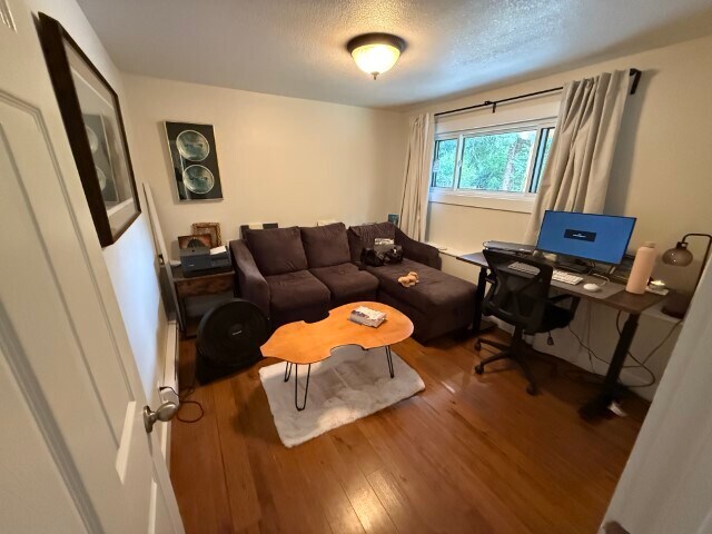 Photo du bâtiment - 3333 Smugglers Hill Dr