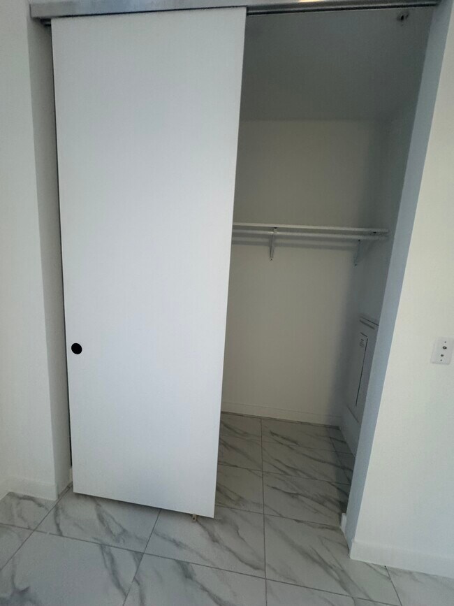 Building Photo - 16051 W Dixie Hwy