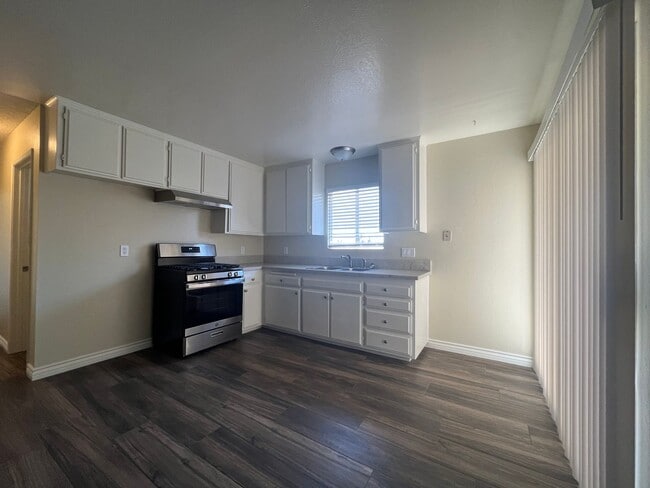 Building Photo - 14070 Juniper St