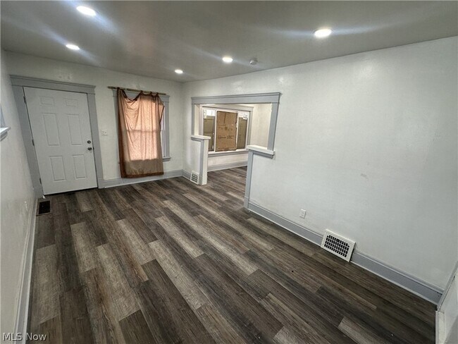 Foto del edificio - 1268 E 133rd St