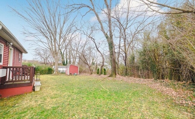 Building Photo - 6021 Fairview Pl
