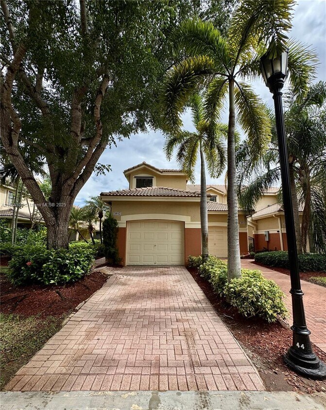 Foto principal - 3912 Tree Top Dr