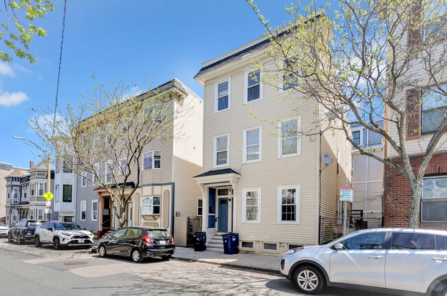 Building Photo - 16 O St