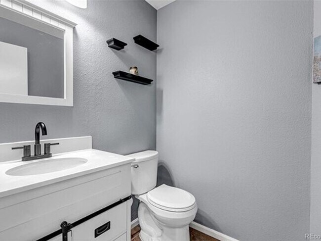 Foto del edificio - Beautiful home for rent Parker CO on corne...
