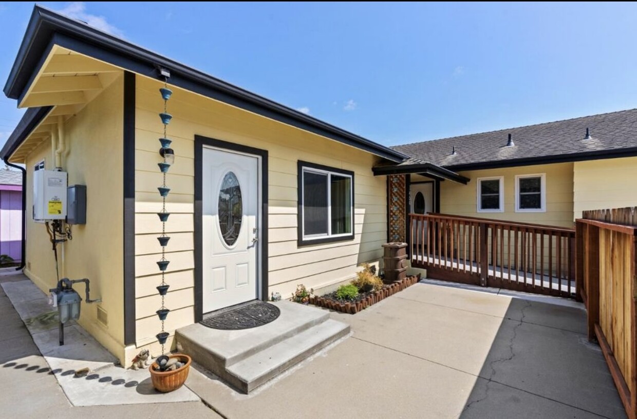 Main Entrance - 1650 Cambrian Dr