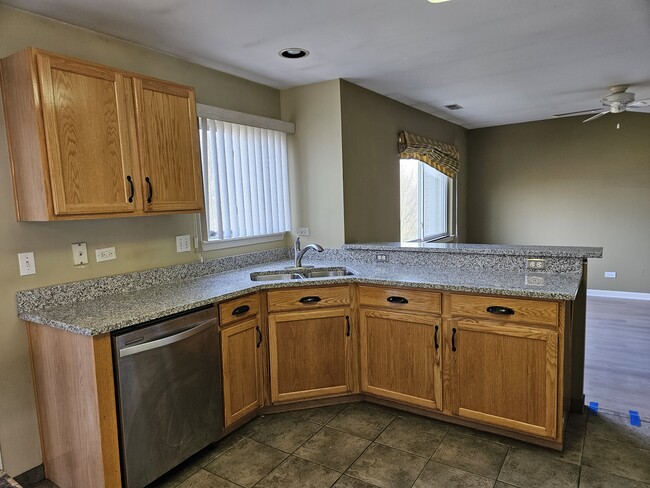 Kitchen - 1421 Meadowsedge Ln