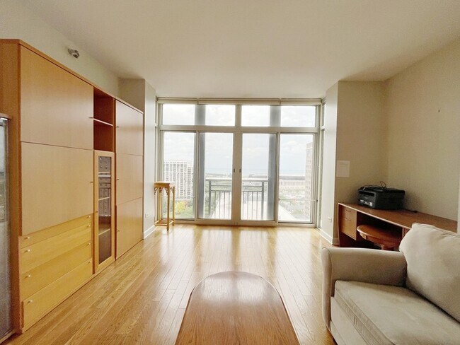 Photo - 1400 S Michigan Ave Apartment