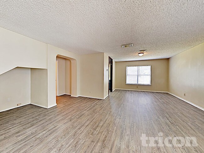 Foto del edificio - 8015 Chestnut Barr Dr