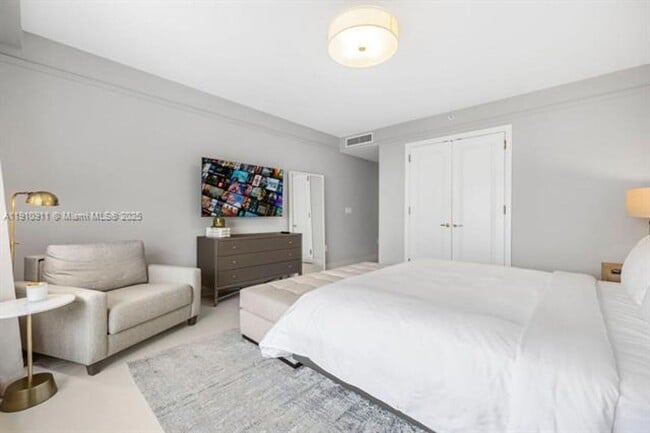 Building Photo - 1435 Brickell Ave