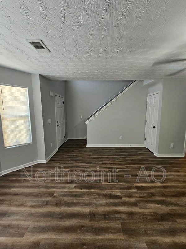 Building Photo - 2730 Marlin Dr
