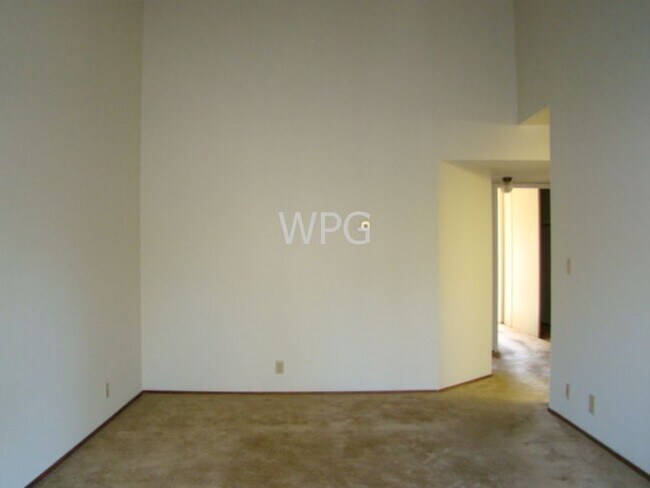 Building Photo - 2247 Sun Glory Ln