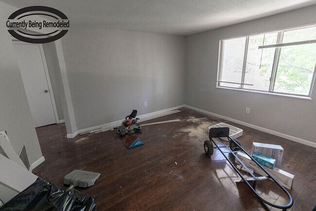 Building Photo - 1309 N Golf Blvd