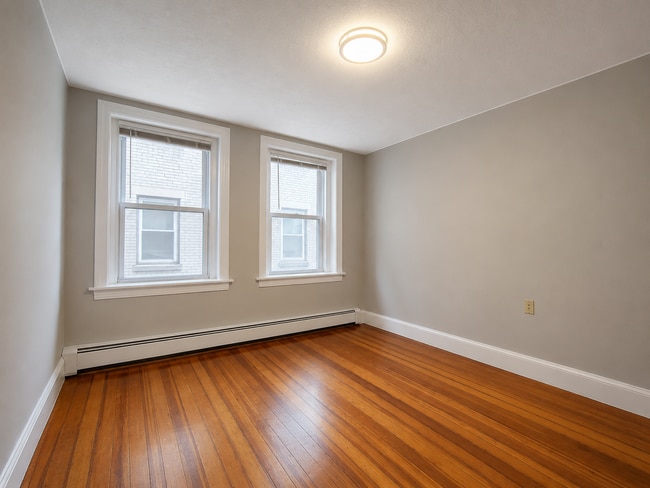 Interior Photo - 256 Washington