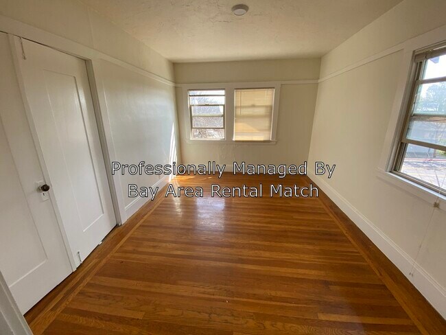 Building Photo - 1090 43rd St