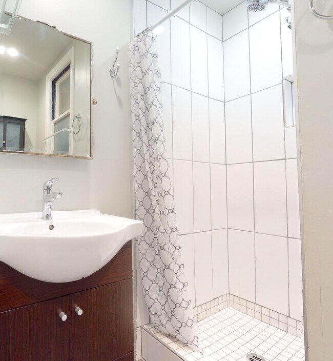 Building Photo - 837 Fillmore St