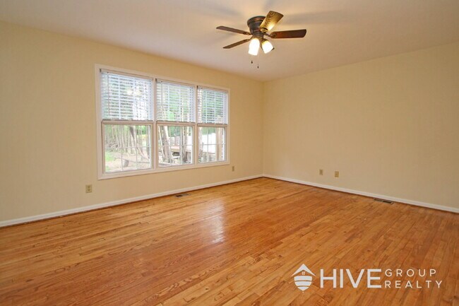Foto del edificio - Spacious Duplex Living
