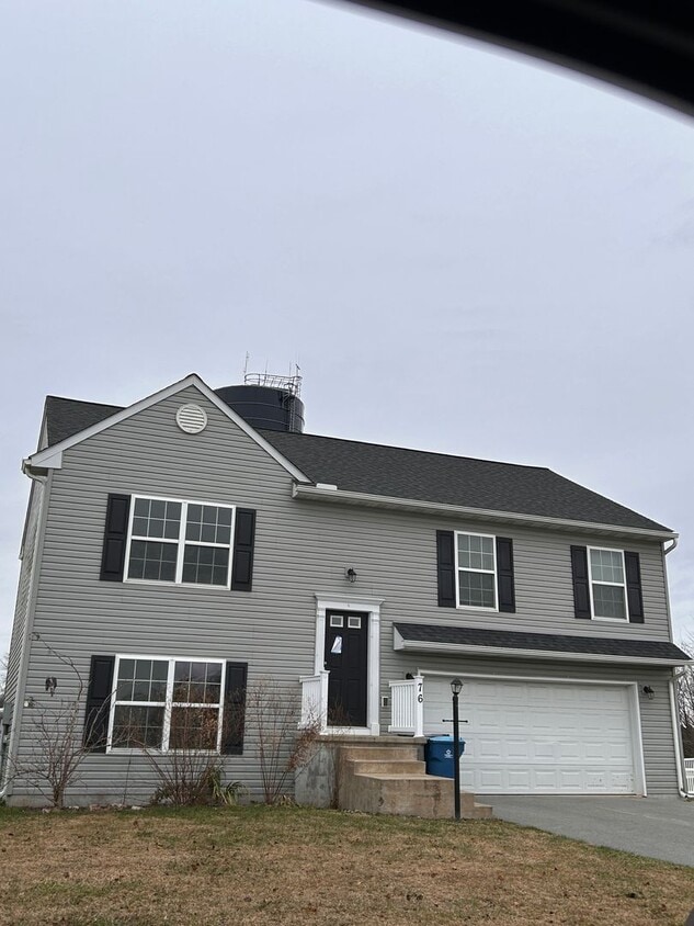 Primary Photo - 3 Bedroom 3 Bath House In Mount Wolf