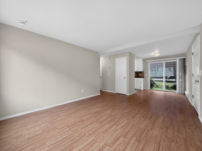 Building Photo - 9015 9th Ave SW