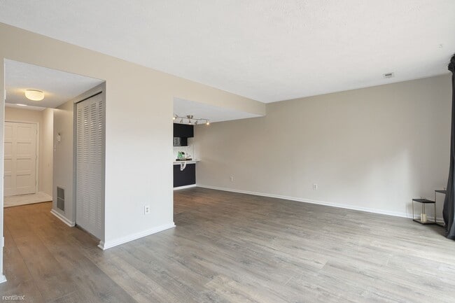 Building Photo - 2 br, 2.5 bath Townhome - 4604 Dow Court