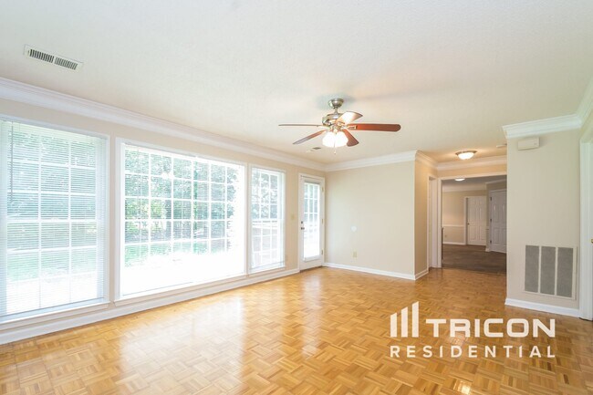 Building Photo - 1373 Wynford Gate