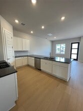 Building Photo - 4701 Wally Ave
