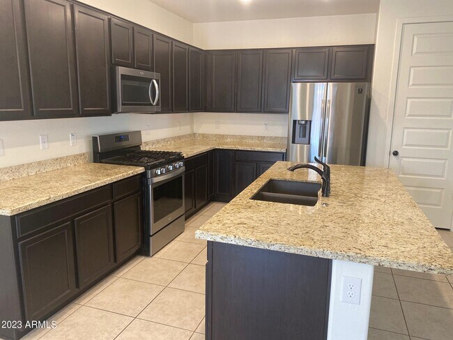 Foto del edificio - 826 W Nova Pl