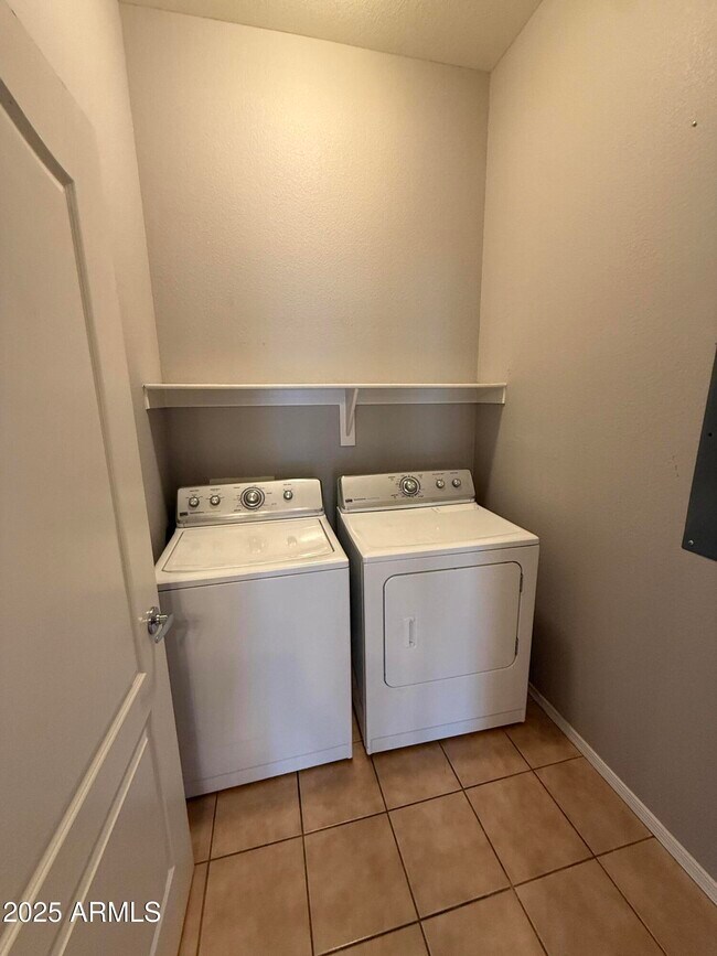 Foto del edificio - 17150 N 23rd St
