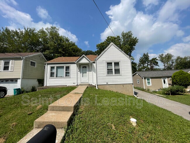 Building Photo - 3307 Royalton Ave