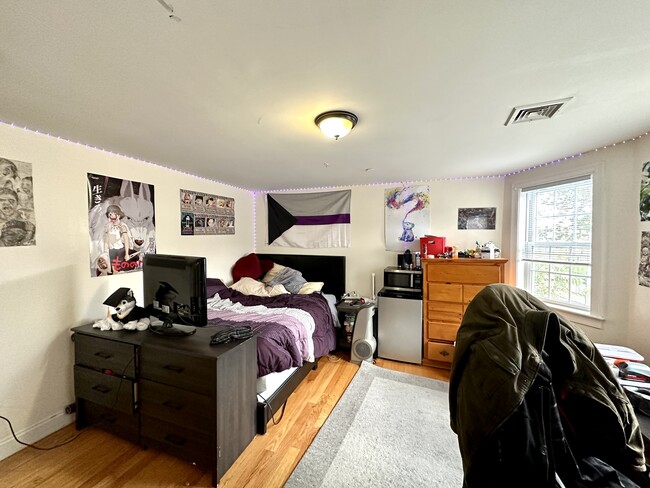 Building Photo - 107 Fisher Ave