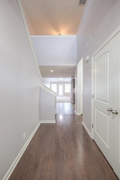 Foto del edificio - 4245 Sunday Silence Way