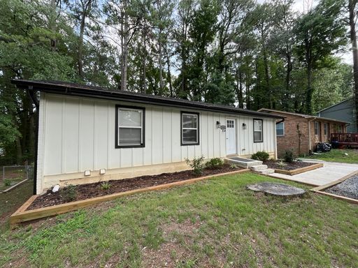 Foto del edificio - Modern 3BD, 2BA Near Downtown Durham with Assigned Off-Street Parking and Backyard