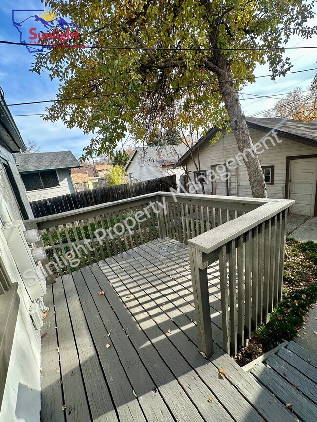 Foto del edificio - 1 Bed, 1 Bath with Garage and off Street Parking