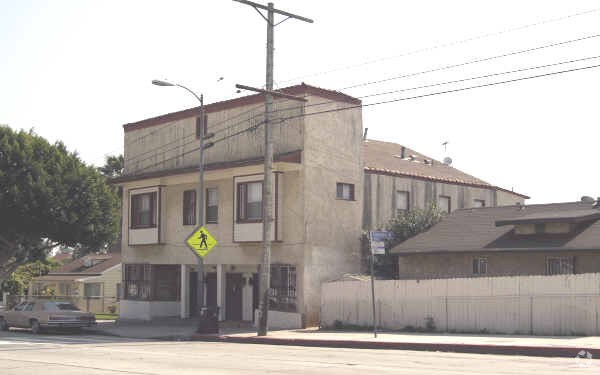 Primary Photo - 3258 E 4th St