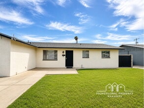 Building Photo - 611 E Hacienda Dr