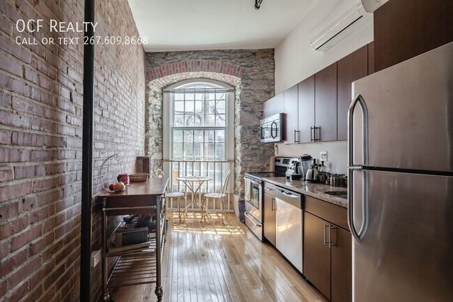 Building Photo - 4 Leverington Ave