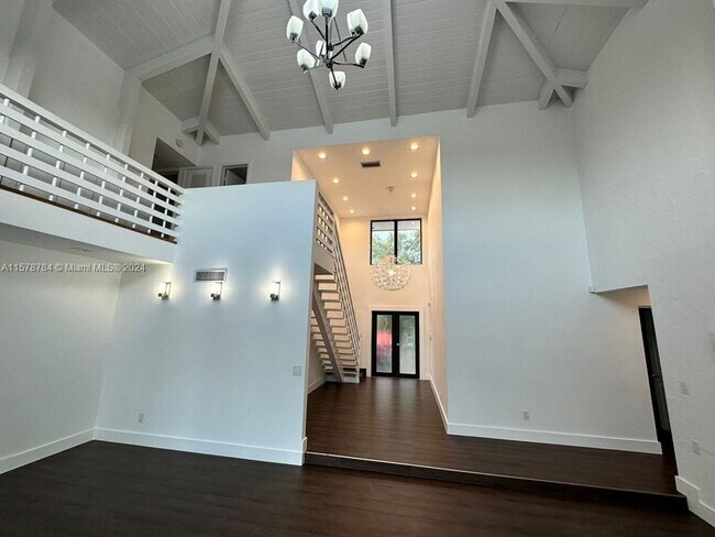 Foto del edificio - 3180 NE 165th St
